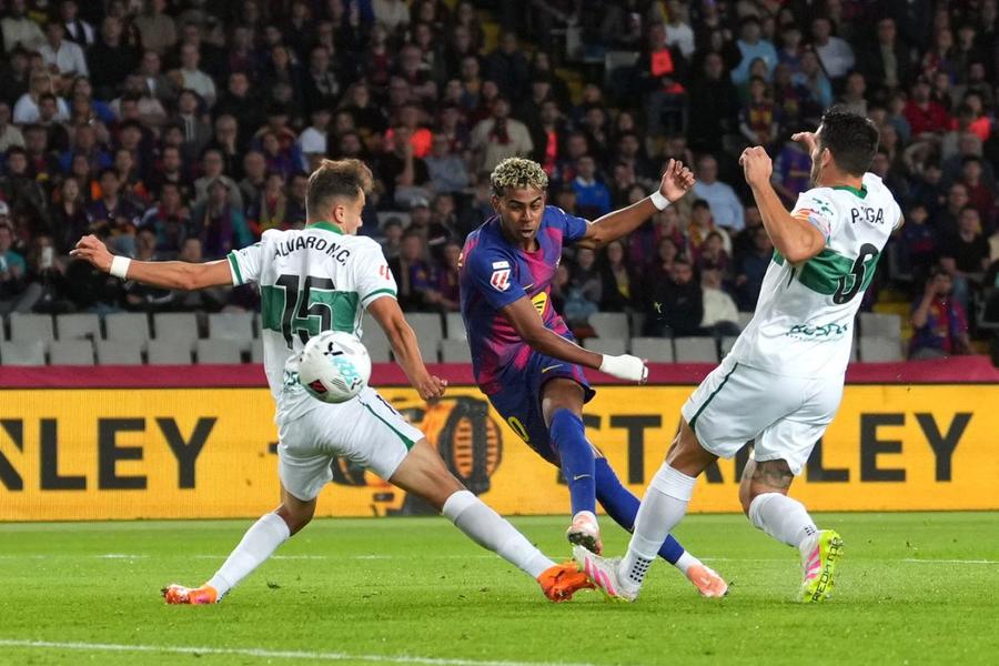 Elche - Barcelona, duel din etapa #22 // FOTO: Getty Images Premier League spulberă tot! » Sumele amețitoare investite de englezi + prăbușire neașteptată pentru LaLiga!