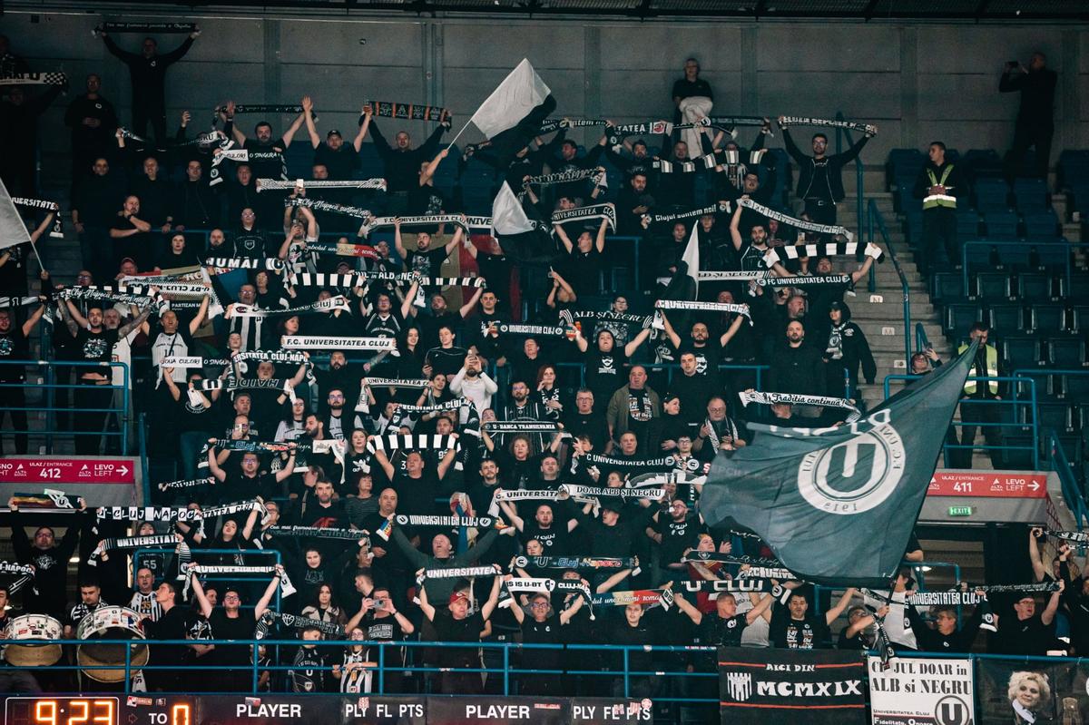 În timp ce „U” Cluj câștiga în Giulești, peste 500 de fani ai alb-negrilor erau într-o altă capitală europeană