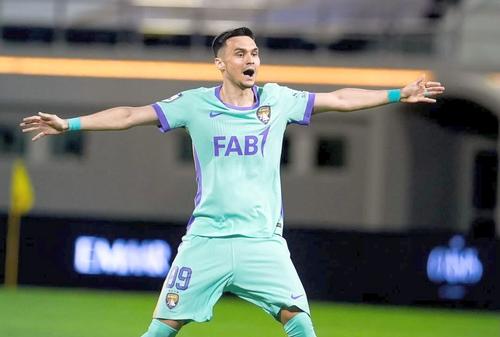 Adrian Șut, mijlocașul lui Al-Ain // FOTO: Instagram