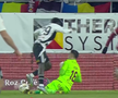 Penalty dictat pentru faultul lui Aioani în Rapid - U Cluj / FOTO: Captură @Prima Sport 1