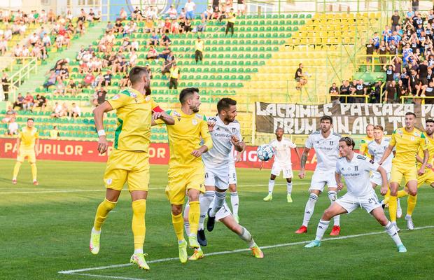 FCU Craiova 1948 - CS Mioveni 1-1, în etapa #3 din play-out. CS Mioveni nu a fructificat superioritatea numerică avută în fața oltenilor încă din minutul 8