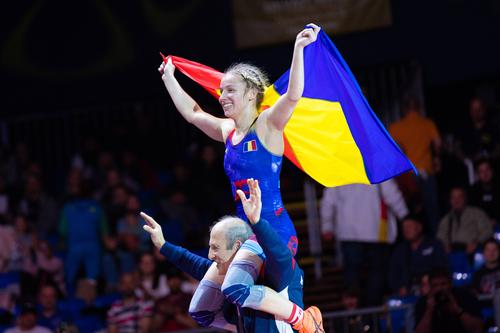 Andreea Beatrice Ana a devenit astăzi întâia campioană continentală a României la lupte, după o finală dramatică împotriva ucrainencei Oleksandra Homeneț.