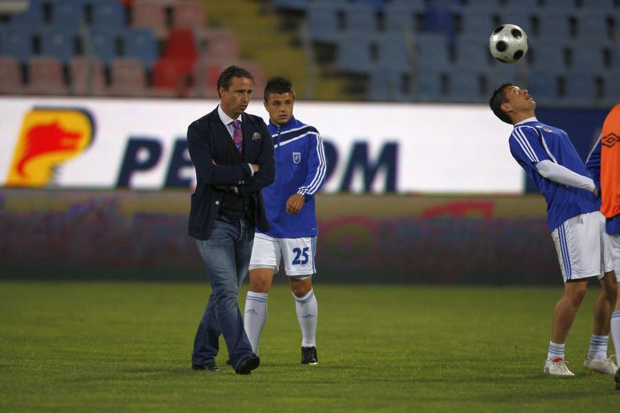 Reghecampf, înaintea primului meci vs. FCSB ca antrenor / foto: Arhivă GSP Handicap Reghe, înainte de FCSB - Craiova » Record negativ pentru antrenorul oltenilor