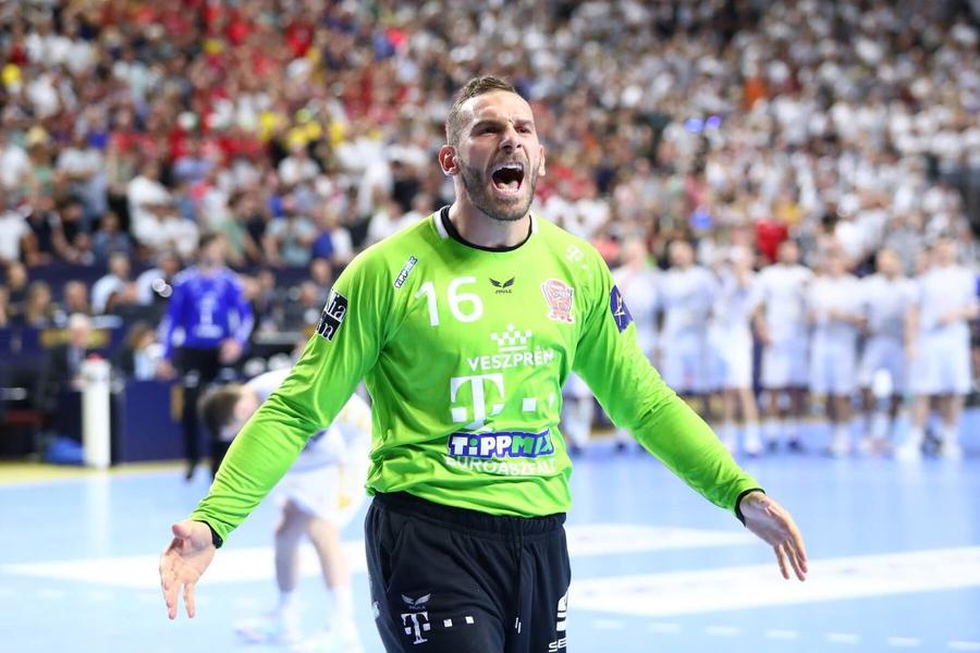 Vladimir Cupara, actualmente portar la Veszprem Foto Imago Dinamo se pregătește deja pentru noul sezon » Cine vine, cine pleacă + Trei transferuri-surpriză