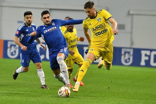 Petrolul a câștigat cu FCU Craiova în deplasare, scor 1-0, și a urcat pe primul loc în play-out-ul Ligii 1. După meci, „Lupii galbeni” au mers pe aceeași idee: principalul obiectiv rămâne salvarea de la retrogradare/ foto: Facebook @Petrolul Ploiești