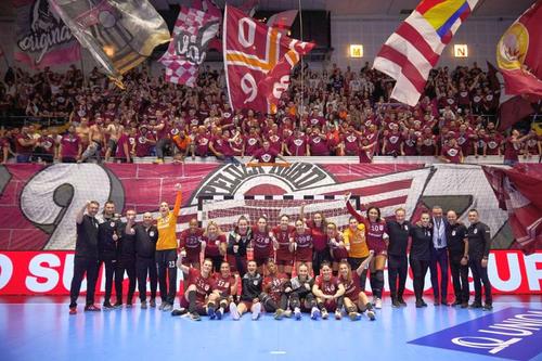 Campioana României la handbal feminin, CS Rapid, a anunțat că s-au vândut toate biletele pentru înfruntarea cu norvegiencele de la Vipers Kristiansand, din turul „sferturilor” de finală din Liga Campionilor.