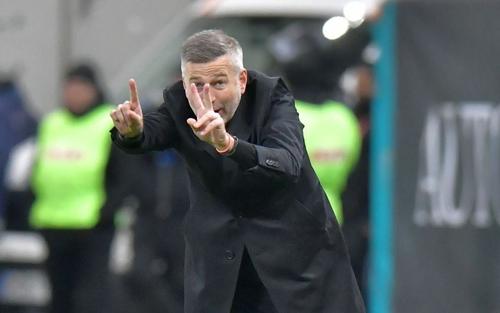 Dan Petrescu (55 de ani), antrenorul campioanei CFR Cluj, i-a luat apărarea selecționerului Edi Iordănescu (44 de ani) și consideră că rezultatele României din debutul preliminariilor au fost excelente.