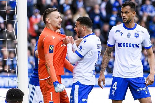 Ionuț Radu e apreciat la Auxerre // Foto: Imago