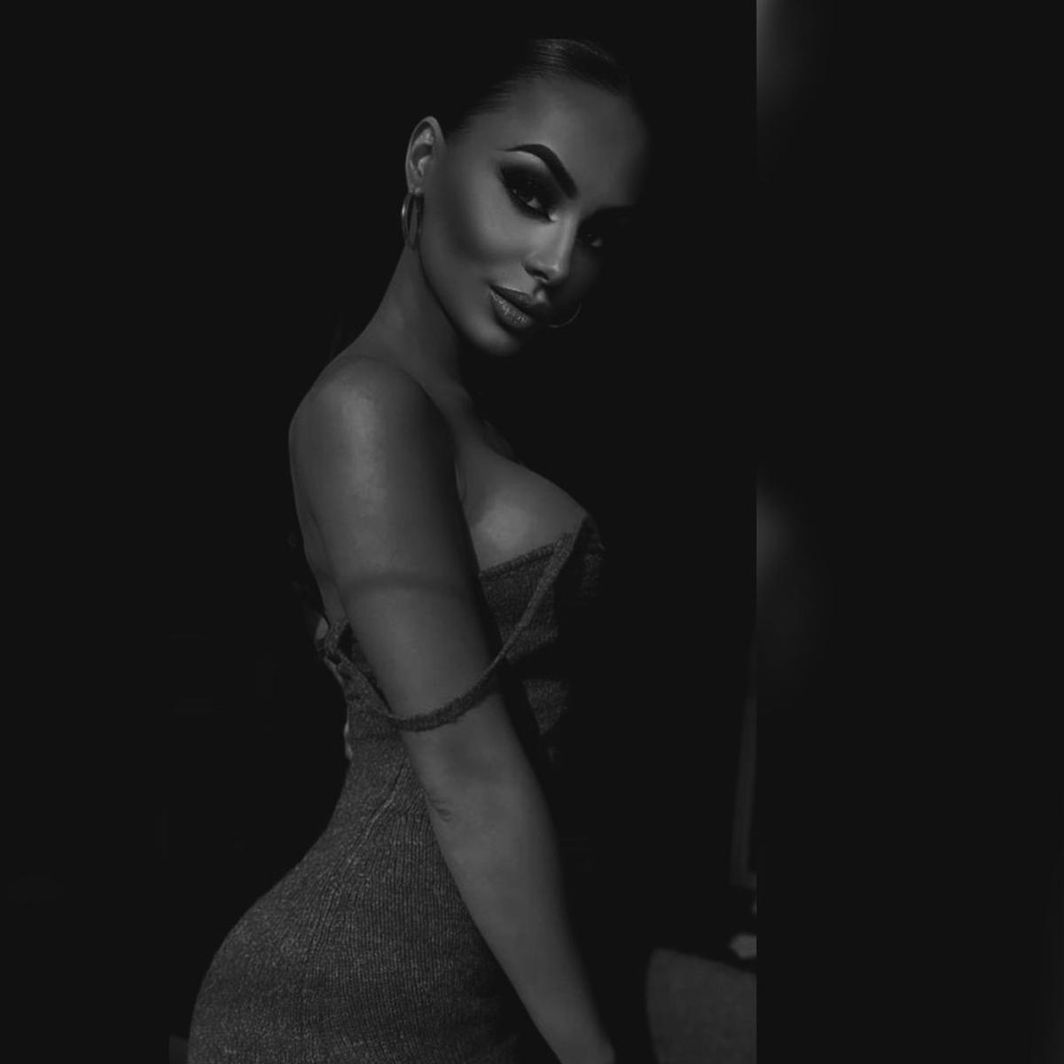 Sora sexy a lui Alexandru Mitriță! Cu ce se ocupă în Dubai, acolo unde călătorește frecvent