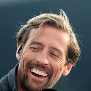 Peter Crouch, analizând aici pentru un post britanic de televiziune meciul Liverpool - Bologna din Liga Campionilor / Foto: Gulliver/Getty Images