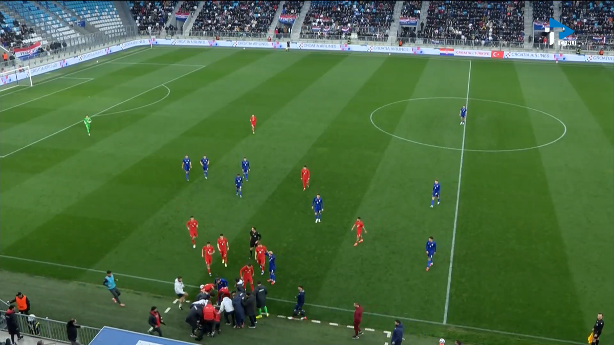 Imagini dramatice! Selecționerul Turciei U21 a leșinat imediat după decizia arbitrului, meci abandonat