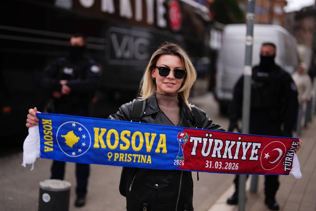 La asta nu se așteptau! Cum i-au întâmpinat kosovarii pe turci, înaintea barajului: „Ați achitat datoria în 1999”