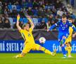 Vlad Dragomir, Lukas Haraslin în Slovacia - România, meci amical // 31 martie 2026, foto: Getty Images