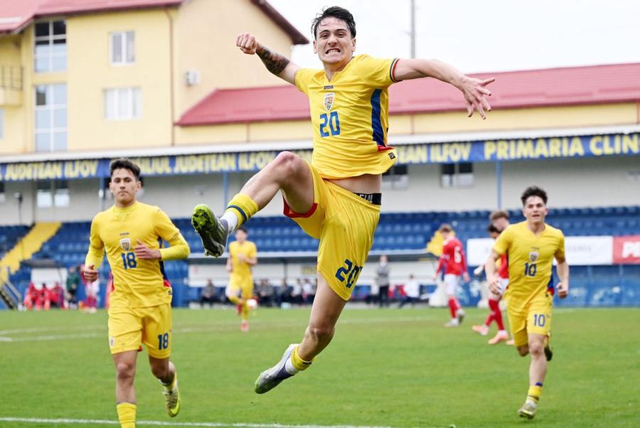 Fernando Pellegrini a înscris în România - Danemarca. Foto: sportpictures.eu Tinerii de perspectivă remarcați de selecționerul Ion Marin: „Calităţi certe. Asta le spun tuturor” » Principala problemă: „Dacă aleg alt steag, ce putem să facem?”