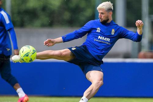 Borja Valle nu a impresionat la Oviedo decât prin noua culoare a părului
