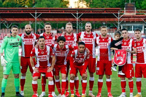 Mihai Eșanu (primul din stânga) / foto: Facebook FC Dinamo