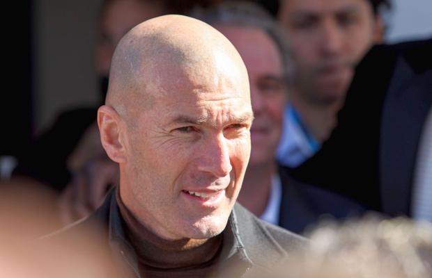Lovitură după lovitură: s-au întâlnit cu Zidane și i-au făcut oferta oficială! Salariu anual de 25 de milioane de euro, ar fi cel mai bine plătit antrenor al lumii!