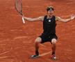 Alexander Zverev (25 de ani, 3 AT) l-a învins pe Carlos Alcaraz (19 ani, 6 ATP), scor 6-5, 6-4, 4-6, 7-6(7), și s-a calificat în semifinalele Roland Garos. Acolo va da peste Djokovic sau Nadal.