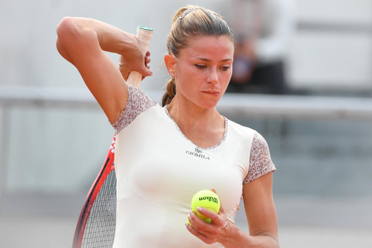 Camila Giorgi, probleme cu echipamentul la Roland Garros » Arbitrul a intervenit și i-a cerut să-l schimbe: „Nu am altceva”