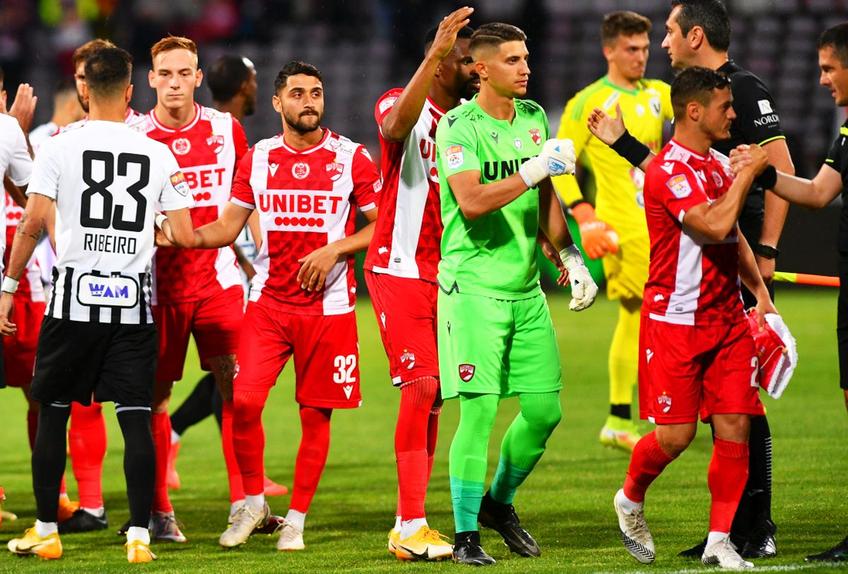 Dintre fotbaliștii ce au retrogradat Dinamo în Liga 2, Gabriel Torje, Mirko Ivanovski, Răzvan Grădinaru, Gabriel Moura, Marius Tomozei și Mihai Eșanu au transmis conducerii că ar dori să continue la echipă.