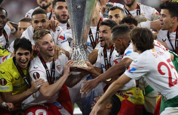 Sevilla a câștigat al 7-lea trofeu în Europa League! » Mourinho pierde după loviturile de departajare prima finală europeană