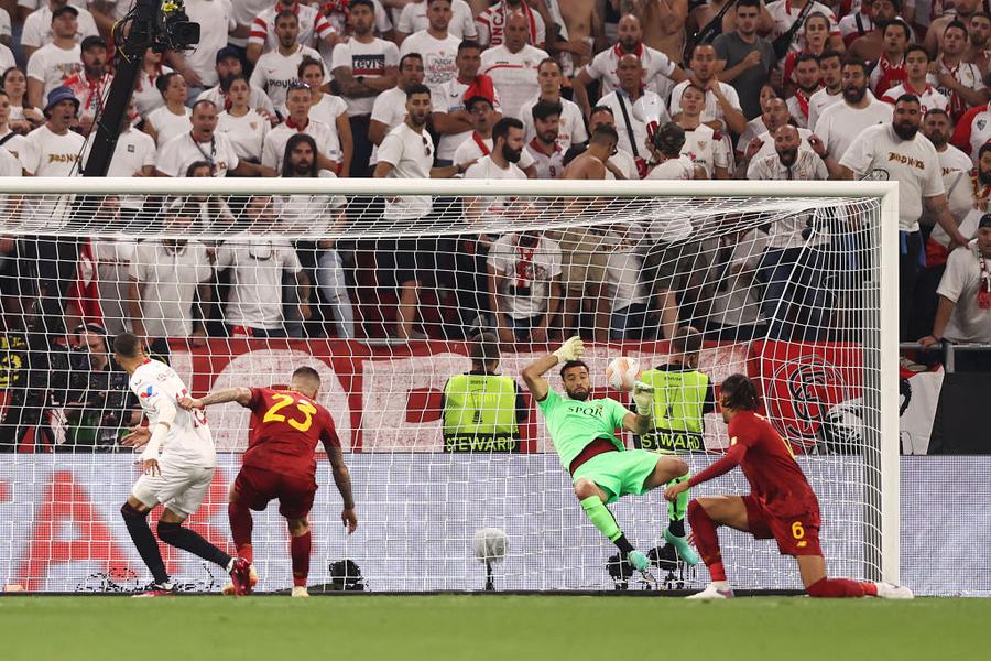Sevilla a câștigat al 7-lea trofeu în Europa League! » Mourinho pierde după loviturile de departajare prima finală europeană