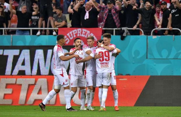 Ce pregătesc „câinii” pentru sărbătoarea promovării » Tricouri speciale + unde se reunesc cei care nu merg la meci