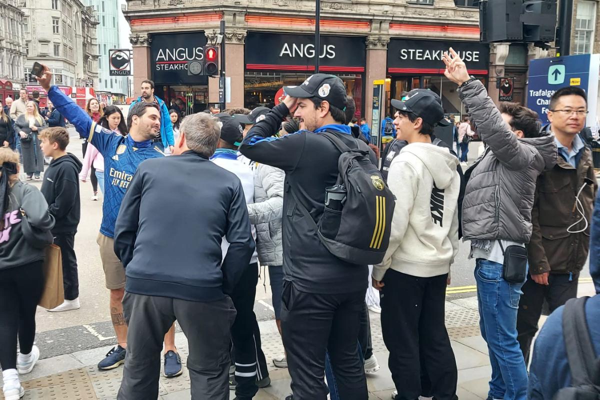 Înainte de Borussia Dortmund - Real Madrid, Regent Street a devenit cel mai aglomerat bulevard din Europa » Cum au interacționat suporterii celor două finaliste