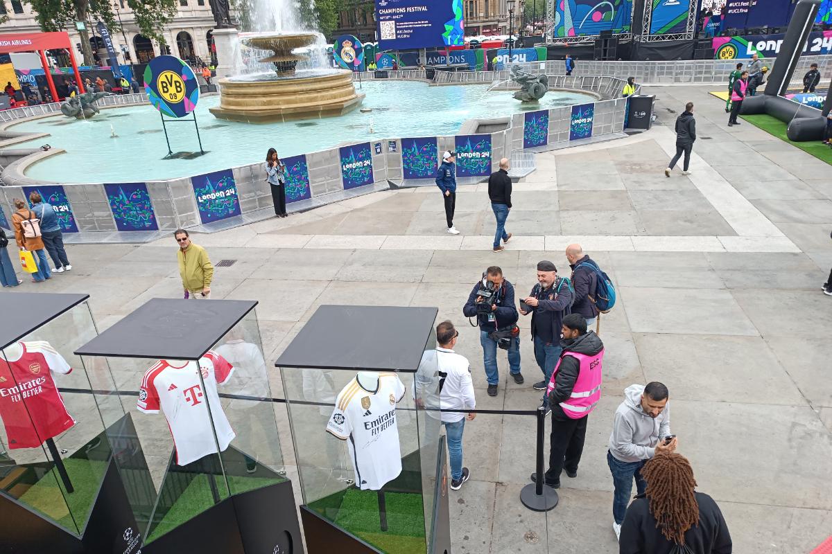 UEFA le-a arestat englezilor „Trafalgar Square” + „Oooo, sunteți din țara lui Marcel Răducanu”