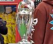Suporterii au luat cu asalt Regent Street din Londra pentru a se fotografia cu trofeul Ligii Campionilor. Foto: GSP
