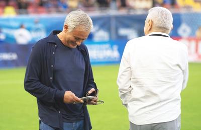 Vestea că Mourinho semnează cu Fener a făcut valuri » Cele mai tari reacții: „A venit în Turcia ca să-și pună păr”