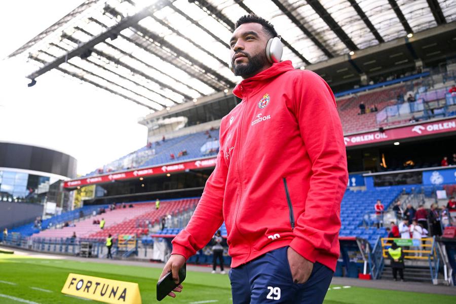 Atacantul Billel Omrani (30 de ani) a rămas liber de contract, după ce s-a despărțit de Wisla Cracovia, club care a încheiat pe locul 10 în liga secundă din Polonia. Omrani revine în Superliga! Cu ce club s-a înțeles fostul atacant de la FCSB