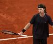 Andrey Rublev, criză de nervi la Roland Garros: s-a luat la palme și s-a lovit singur cu racheta!