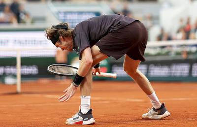 Andrey Rublev, criză de nervi la Roland Garros: s-a luat la palme și s-a lovit singur cu racheta!