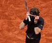 Andrey Rublev, criză de nervi la Roland Garros: s-a luat la palme și s-a lovit singur cu racheta!