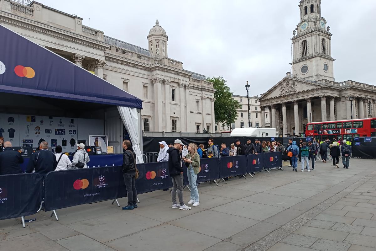 Spectacolul Ligii Campionilor în Trafalgar Square