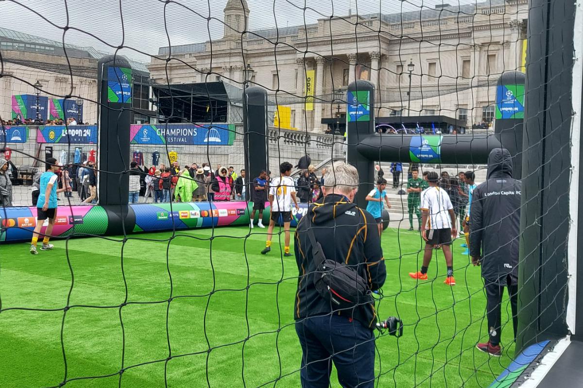 Spectacolul Ligii Campionilor în Trafalgar Square
