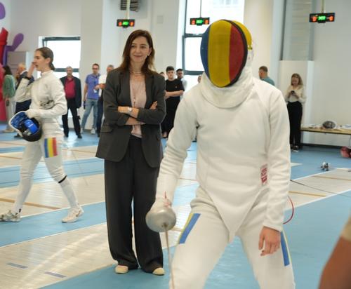 Ana Maria Branză în sala care îi poartă numele FOTO FR Scrimă