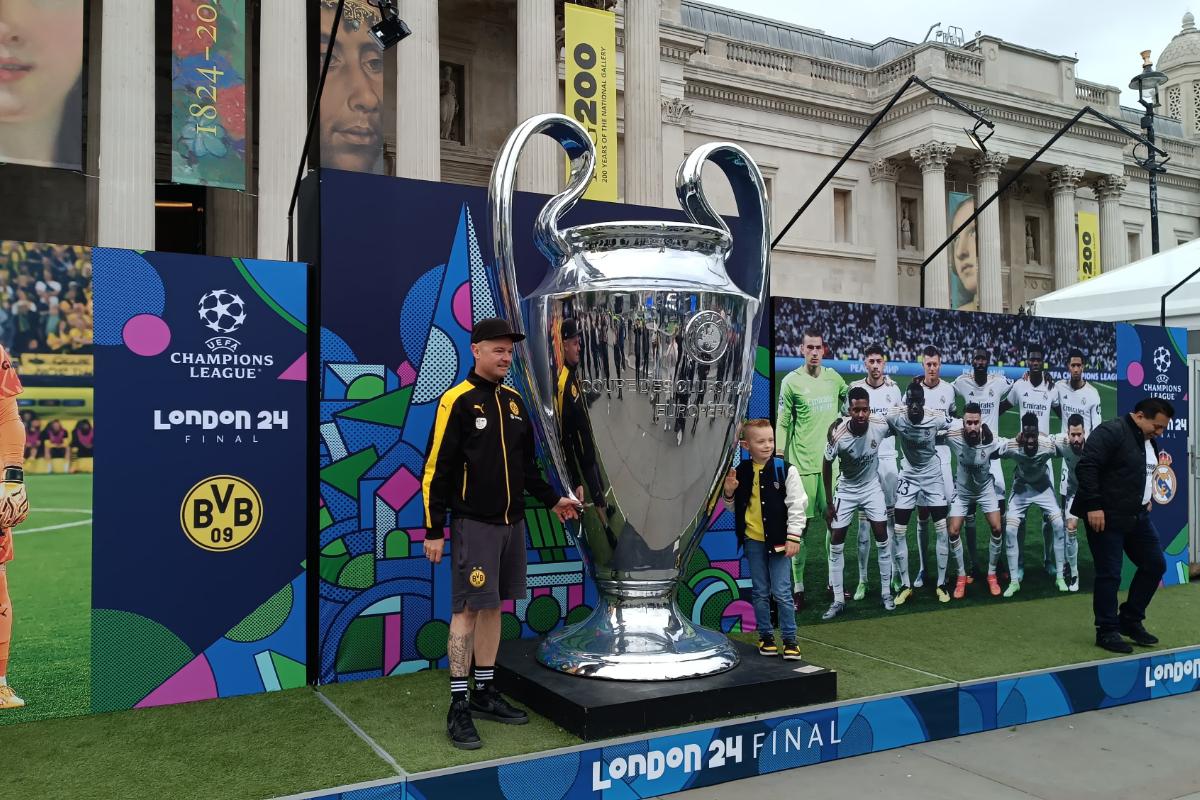 Spectacolul Ligii Campionilor în Trafalgar Square