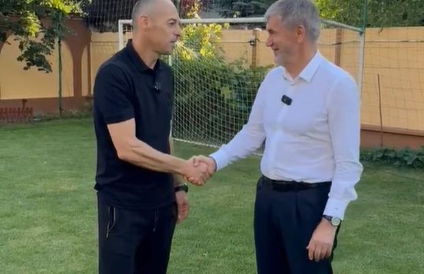 Prezentare în spatele casei din București » Cum a anunțat Valeriu Iftime antrenorul pentru noul sezon: „Vă dau o veste în premieră”