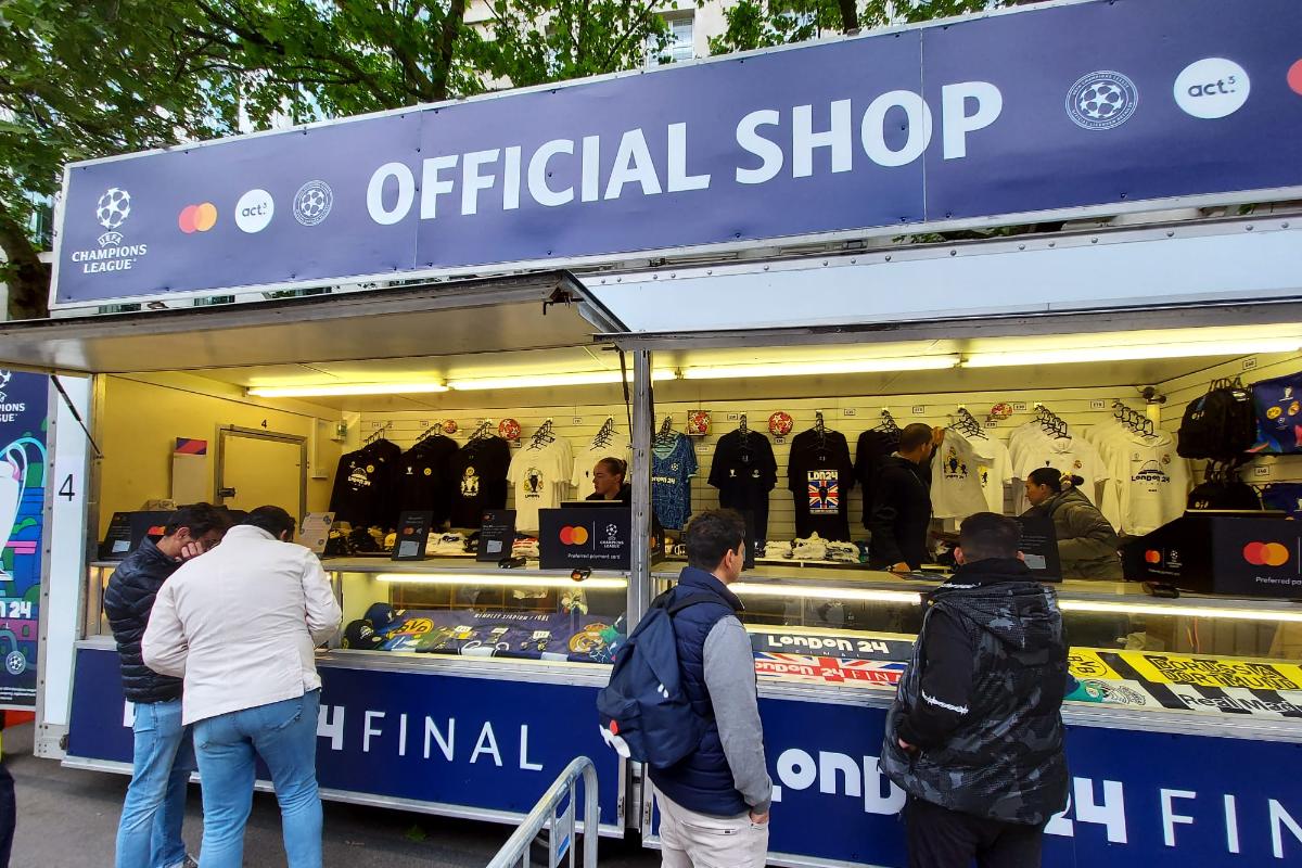 Spectacol grandios la Londra » 5 la 5 încântător, cu legendele Figo, Kaka, Roberto Carlos, Cafu și Vieira în acțiune! Echipa-surpriză care a câștigat turneul legendelor