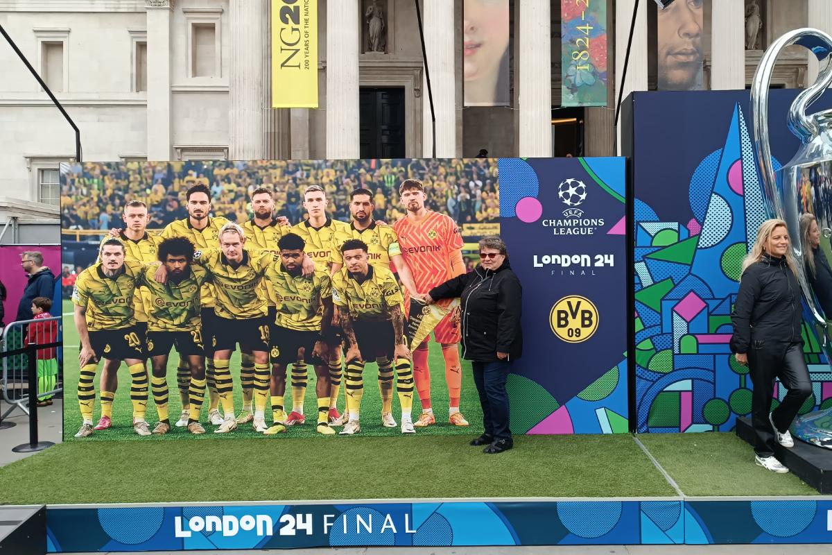 UEFA le-a arestat englezilor „Trafalgar Square” + „Oooo, sunteți din țara lui Marcel Răducanu”
