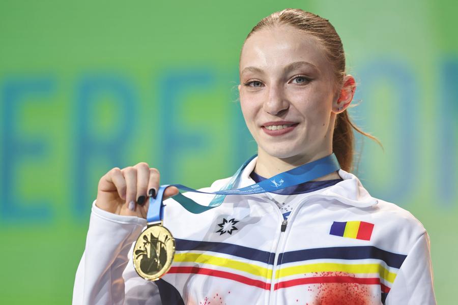 Ana Maria Bărbosu cu medalia eurpopeană de aur de la sol FOTO Imago Images Ioan Suciu, președintele Federației Române de Gimnastică, a vorbit despre absența Anei Bărbosu de la Campionatele Mondiale, dar și despre situația actuală: „Traversăm o perioadă dificilă”