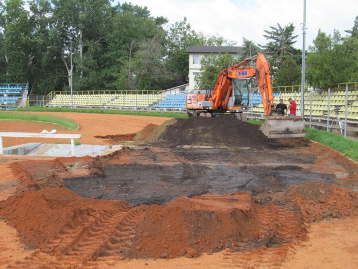Au început lucrările de modernizare la stadionul din Slobozia // foto: Facebook