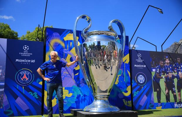 Unde se fabrică trofeul acordat în Liga Campionilor » Cât durează lucrarea și cum se produce „Urecheata”