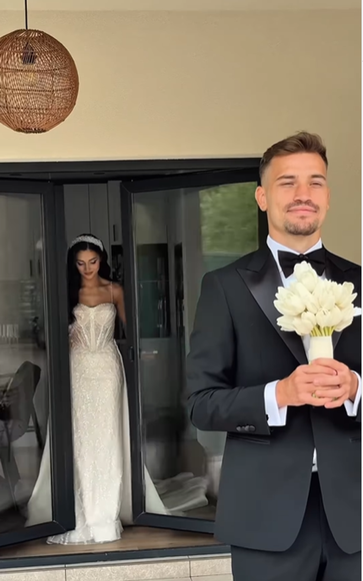 Show la nunta lui Olaru » Au apărut imaginile de la petrecere: Florinel Coman a dansat pe maneaua lui Budescu