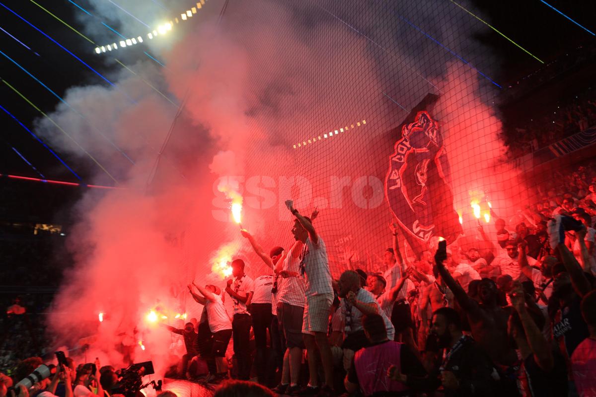 Imaginile pe care UEFA le-ar vrea interzise! PSG show cu torțe