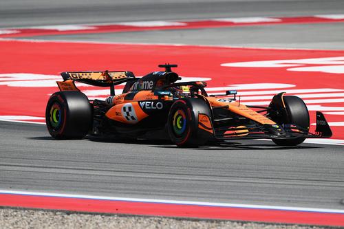 Oscar Piastri și-a adjudecat al patrulea pole position din acest sezon de Formula 1, triumfând în calificările pentru Marele Premiu al Spaniei de la Barcelona.