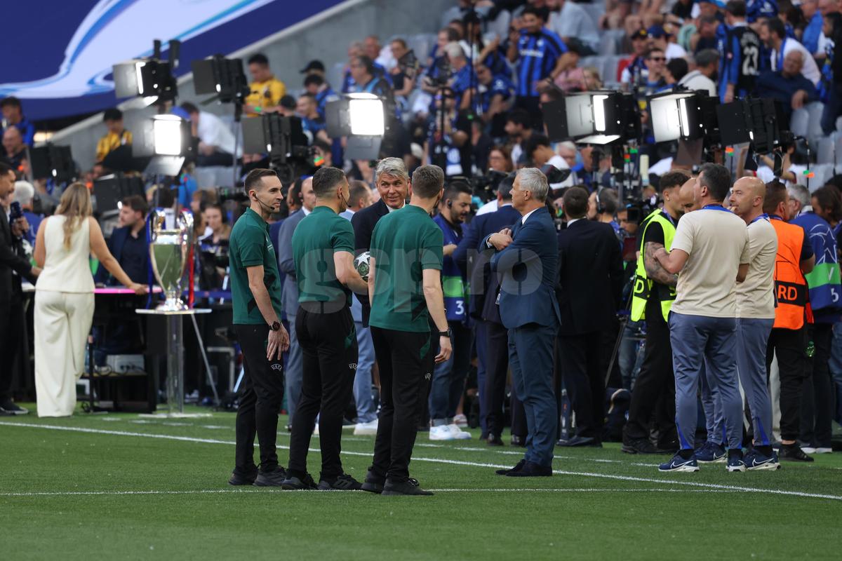 IMAGINI MEMORABILE cu Istvan Kovacs pe Allianz Arena! Rugăciune înainte de marea finală