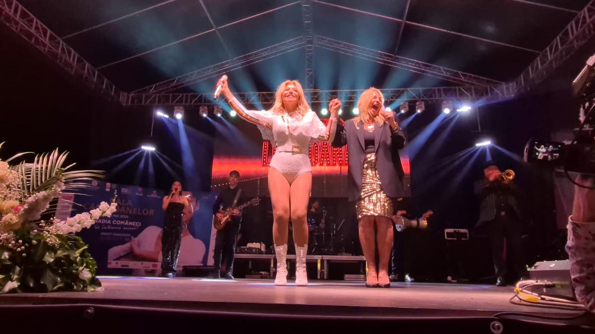 Momente fabuloase pe scenă: Loredana a căzut în genunchi în fața Nadiei, după un duet antologic la Onești